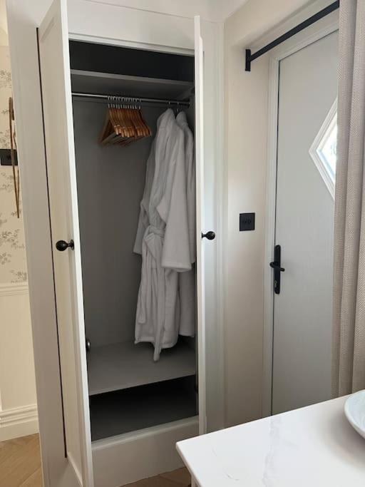 MursleyBoutique Style Self Contained Annexe With Gardenアパートメント エクステリア 写真